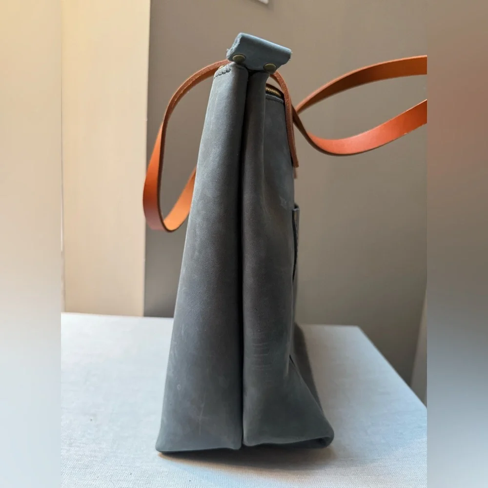 NWT Portland Leather Goods (PLG) Medium Storm Blue Grey Zippered Tote Tan Handle - Picture 9 of 11